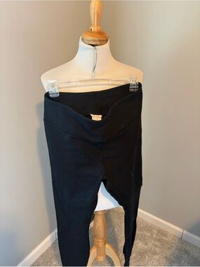 CAbi Black High-Waist Cargo Lanky Leggings #3932